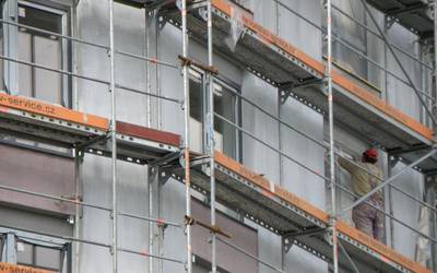 Fassade mit Gerüst
